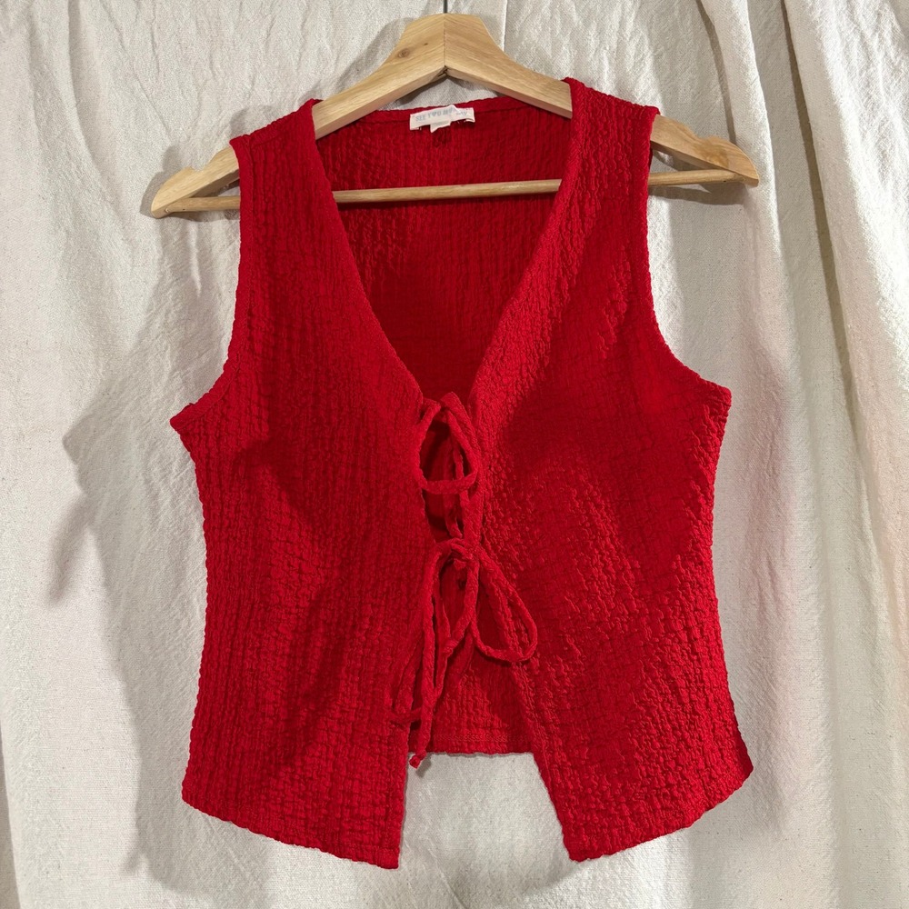 See You Monday Red Textured Popcorn Knit Tie Front Vest Tank Top Medium‎